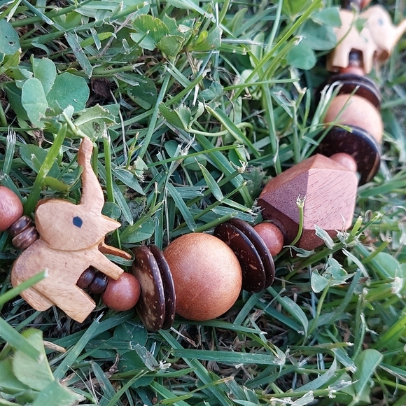 Vintage 1980's Wood Elephant Necklace with Beads - Picture 2 of 3
